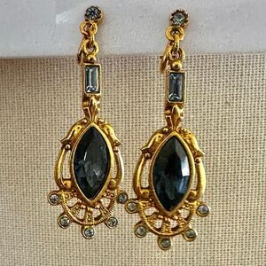 Vintage gold tone blue  rhinestone clip-on dangle earrings